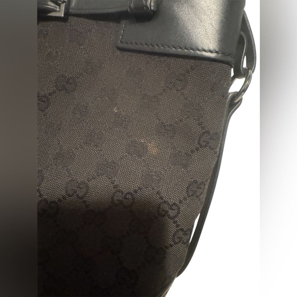 Gucci GG Black Canvas Shoulder Bag - Picture 3 of 11